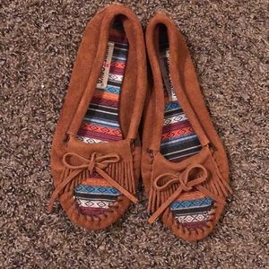 Minnetonka Aztec Moccasins - size 8